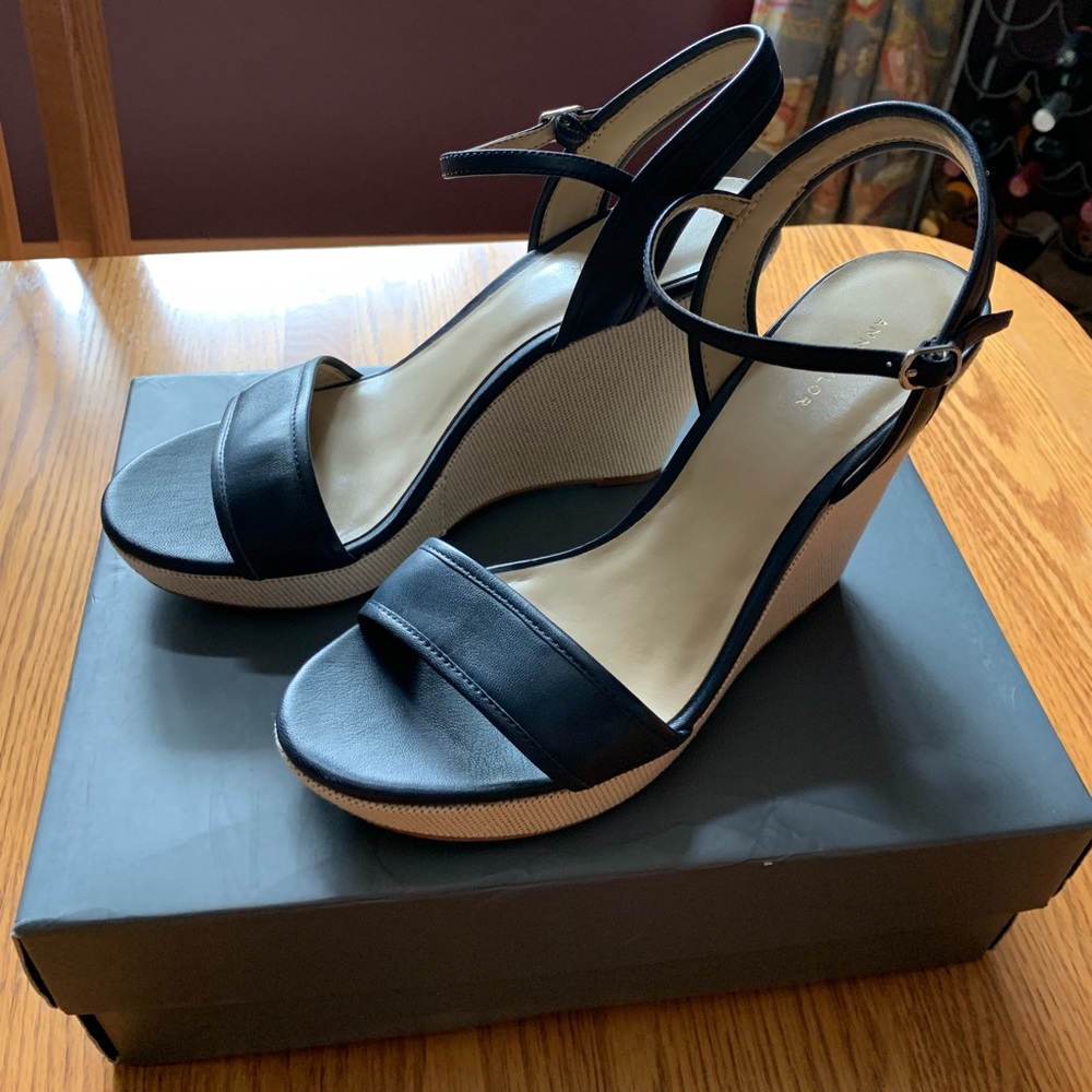Ann Taylor - Navy Blue Wedges, size 8.5, NIB